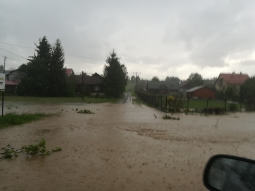 Po burzy podtopienia w miejscowościach koło Strzyżowa [ZDJĘCIA INTERNAUTY]