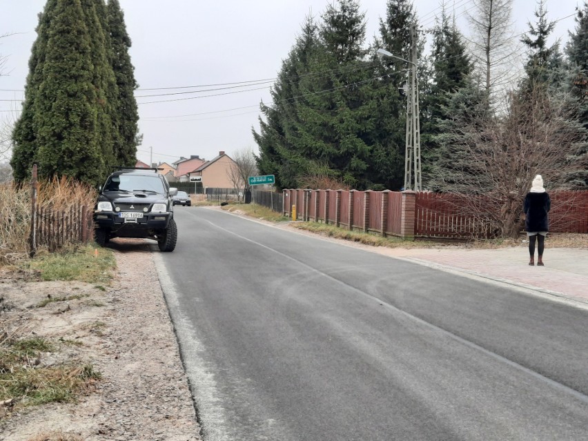 Ulica Chmielowska na terenie gmin Ostrowiec i Bodzechów wyremontowana. Pomogły trzy samorządy (ZDJĘCIA)