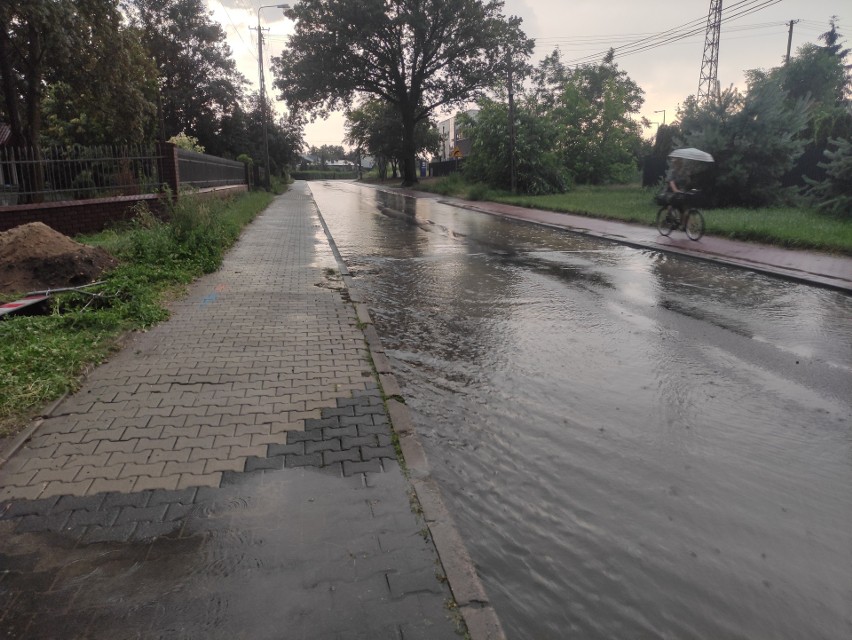 Burze w Łódzkiem. Andrespol i okolice zalane. ZOBACZ ZDJĘCIA