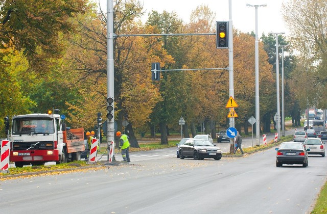 Na jednej z głównych ulic w Koszalinie, na ul. Fałata, zakończyły się we wtorek prace przy naprawie części jezdni.