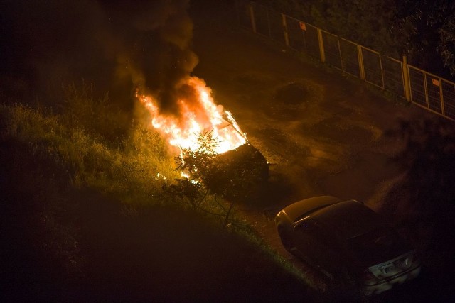 Pożar samochodu przy ulicy Ślicznej