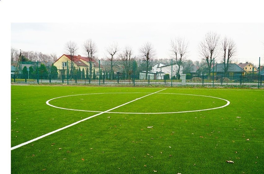 W ramach JBO powstało m.in. boisko Orlik - Górnik w Dąbrowie...