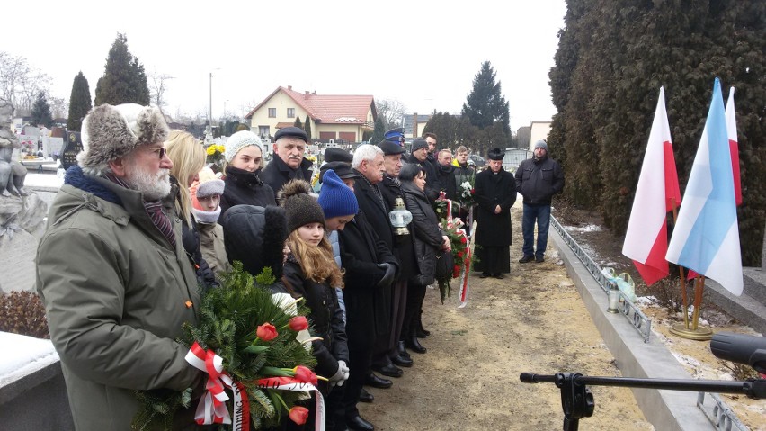 W rocznicę masakry w hucie Katarzyna na cmentarzu w...