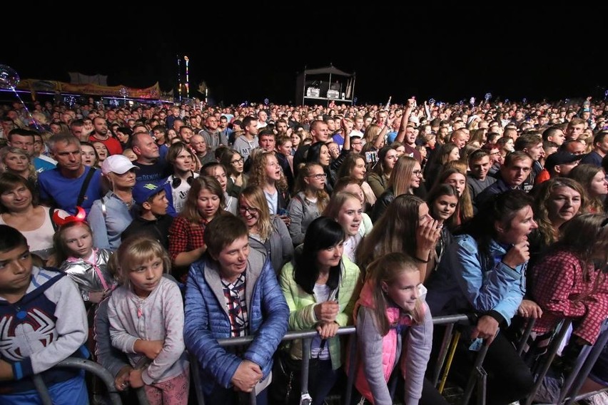 Bijący rekordy popularności artysta zgromadził pod sceną...