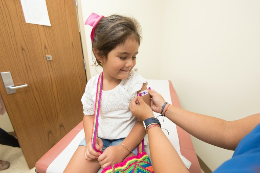 W czwartek rozpoczęły się szczepienia dzieci w wieku od 5 do...