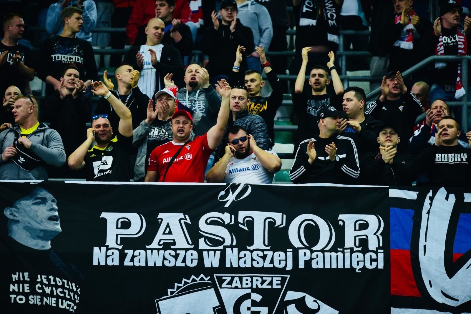 Puchar Polski: Legia Warszawa - Górnik Zabrze: Zobacz jak kibicowała Torcida  ZDJĘCIA KIBICÓW | Sportowy24