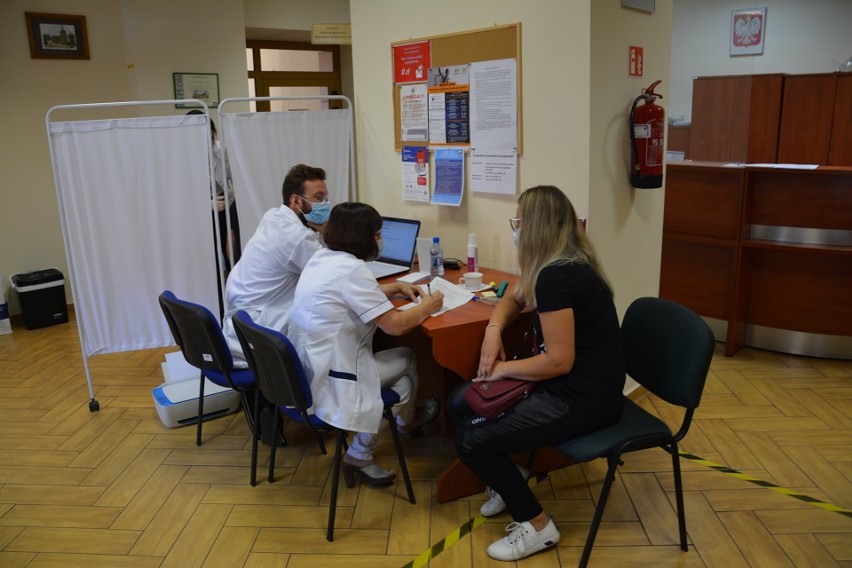 Akcja szczepień, darmowych badań i pomocy w spisie...