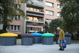 Kraków. Na osiedlu Na Kozłówce śmieci wyrzucają pod ziemię. To nowość w mieście. Tak to wygląda - zdjęcia