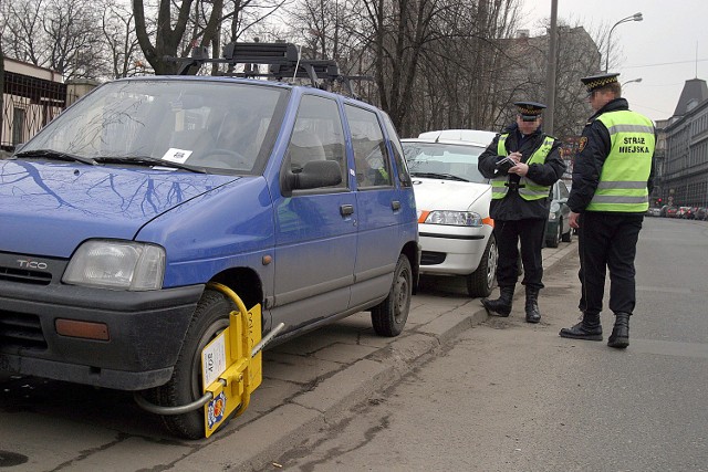 Straż miejska kojarzy sie przede wszystkim z takimi obrazkami