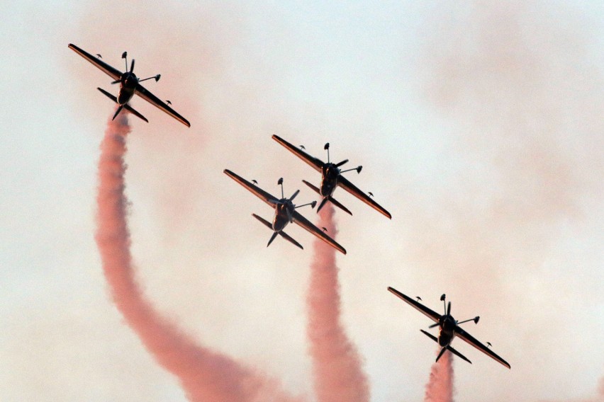 Air Festival Świdnik. Taniec Biało - Czerwonych Iskier na niebie [ZDJĘCIA, WIDEO]