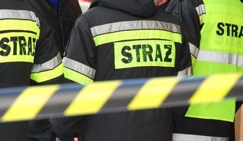 Pożar samochodu w Ostrołęce. 30.09.2021. Interweniowała straż pożarna. Zdjęcia