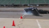 Klasyczny Chevrolet dachuje podczas wyścigu na ćwierć mili (WIDEO)