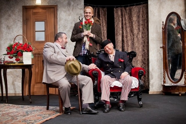 Krzysztof KOWALEWSKI i Piotr FRONCZEWSKI jako dwaj komicy Al Lewis i Willy Clark na bydgoskiej scenie w Święto Teatru (27 marca)