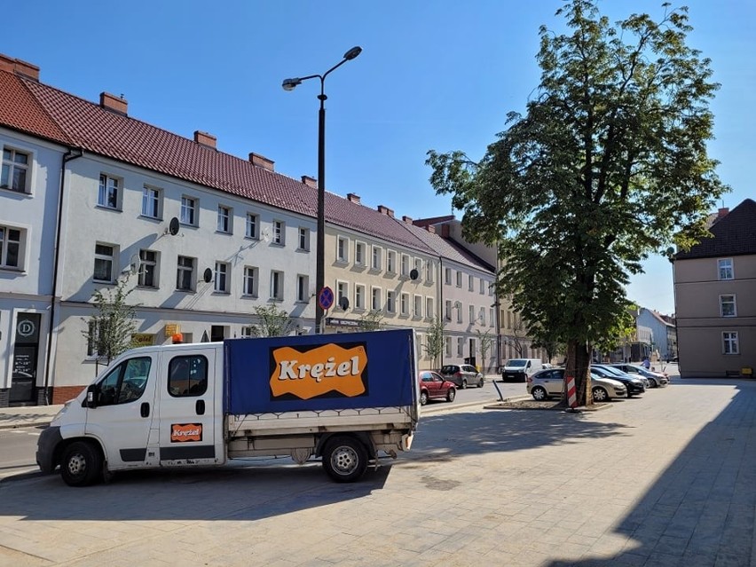 Ulica Mickiewicza w Słupsku prawie gotowa. Będzie gładki parking i prosty chodnik [ZDJĘCIA]