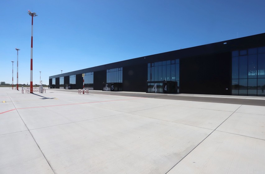 Przebudowane lotnisko w Radomiu jest już gotowe na przyjęcie...