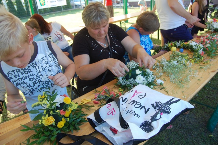 Upał nie przestraszył mieszkańców Sadek. Sporo osób przyszło...