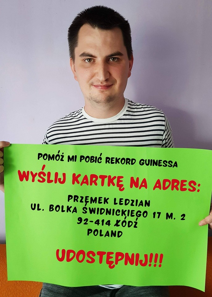 Dostał siedem tysięcy kartek z wakacji. Czeka na więcej! Przemek Ledzian wciąż marzy o rekordzie Guinnessa