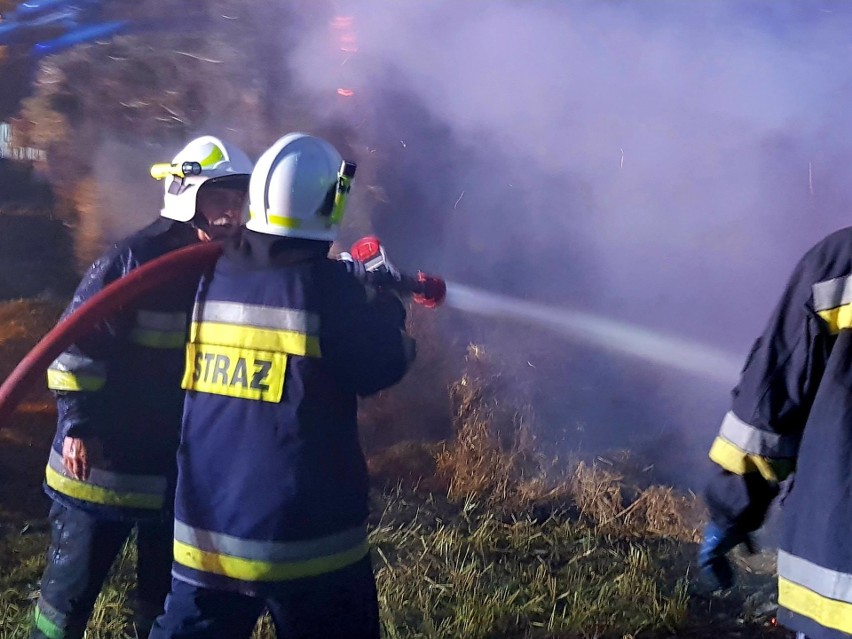 Zdjęcia ilustrują pożar w miejscowości Polkowo