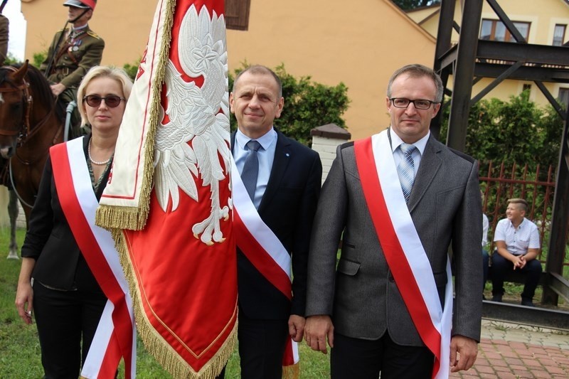 Szkoła w Kierzu Niedźwiedzim otrzymała imię rotmistrza Witolda Pileckiego (ZDJĘCIA)