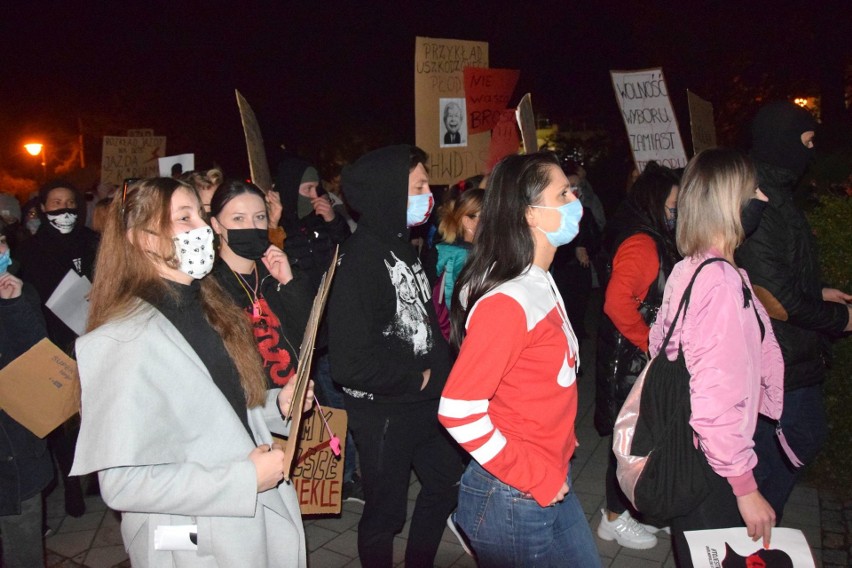 Wielkie protesty w Świętokrzyskiem! Na ulice wyszło kilkadziesiąt tysięcy ludzi! [RELACJE NA BIEŻĄCO]