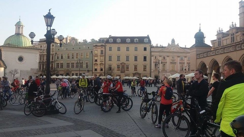 Ulicami Krakowa przejechała rowerowa masa krytyczna