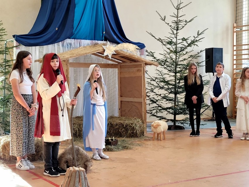 Wyjątkowe spotkanie bożonarodzeniowe w Szkole Podstawowej w Świętej Katarzynie, w gminie Bodzentyn