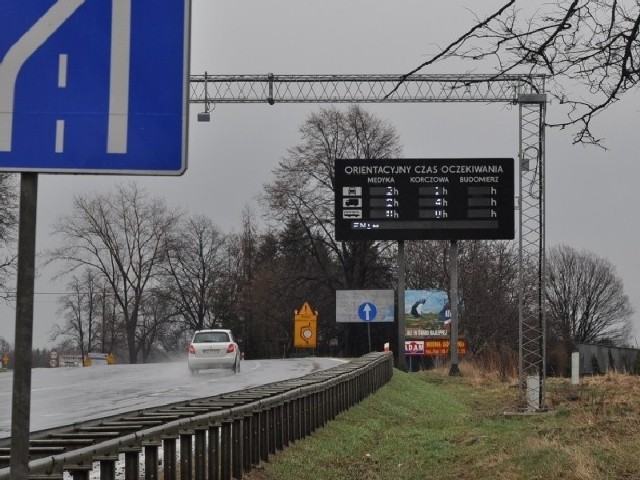 Elektroniczna tablica w Tywonii pod Jarosławiem.
