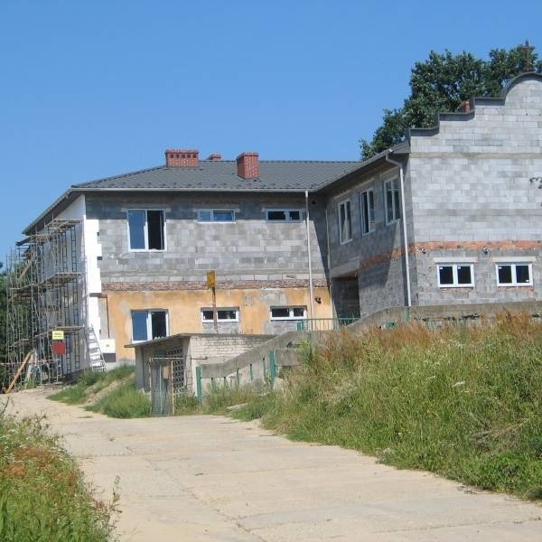 Na czwartkowej sesji, większość radnych Tarnobrzega nie zgodziła by parafia budująca szkołę przy ulicy Jachowicza otrzymała nieruchomość za jeden procent wartości.