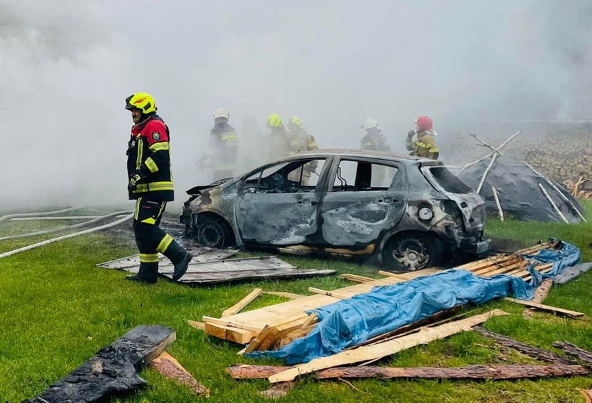 Chraboły. Pożar garażu i budynku gospodarczego. Spłonął...