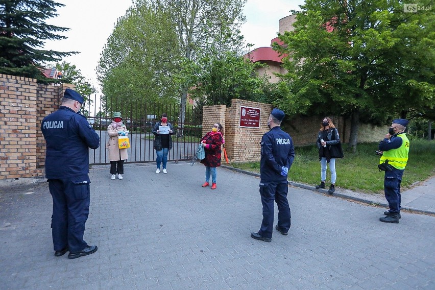 Protest przed kurią i kościołem w Szczecinie. "Nie ukrywajcie kościelnych przestępców"