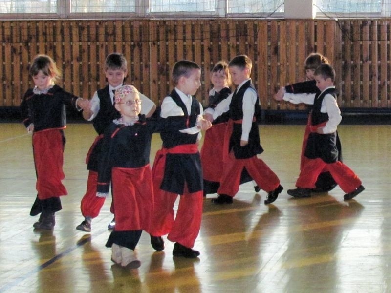 Swoje umiejętności taneczne zaprezentowały dzieci z...