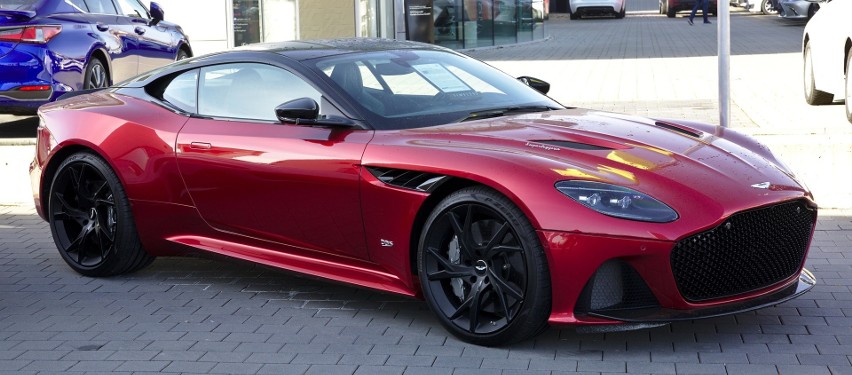 Aston Martin DBS Superleggera:...