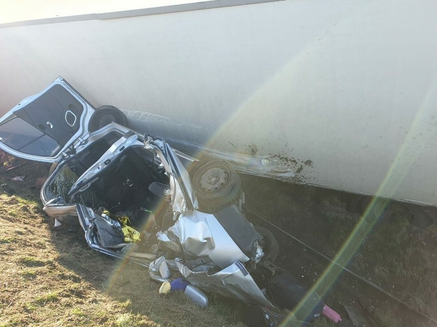Trzy osoby zginęły w wypadku na autostradzie A4 pod...