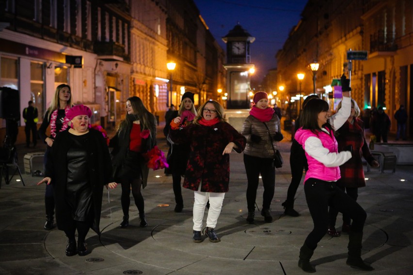 One Billion Rising w Szczecinie. Tańczyli mówiąc STOP PRZEMOCY wobec dziewcząt i kobiet [ZDJĘCIA]