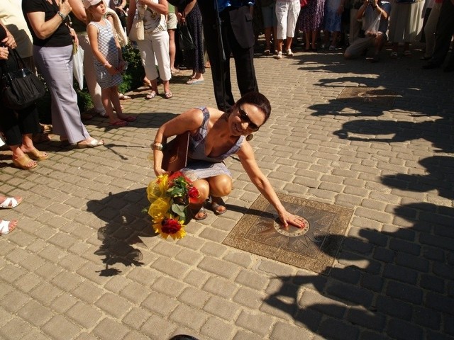 Grażyna Brodzińska odsłania swoje słoneczko w Busku