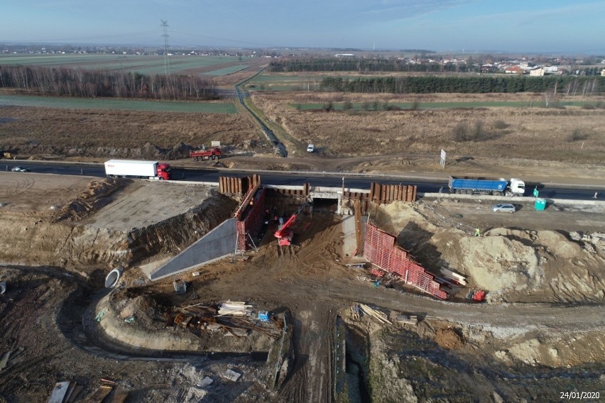 Trwa budowa autostrady A1 od węzła Tuszyn do granicy...