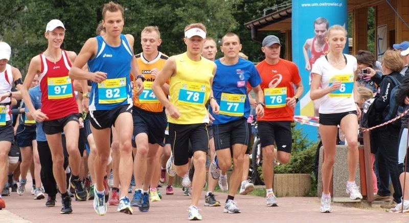 Na starcie pierwszego biegu stanęło 48 mężczyzn i kobiet.