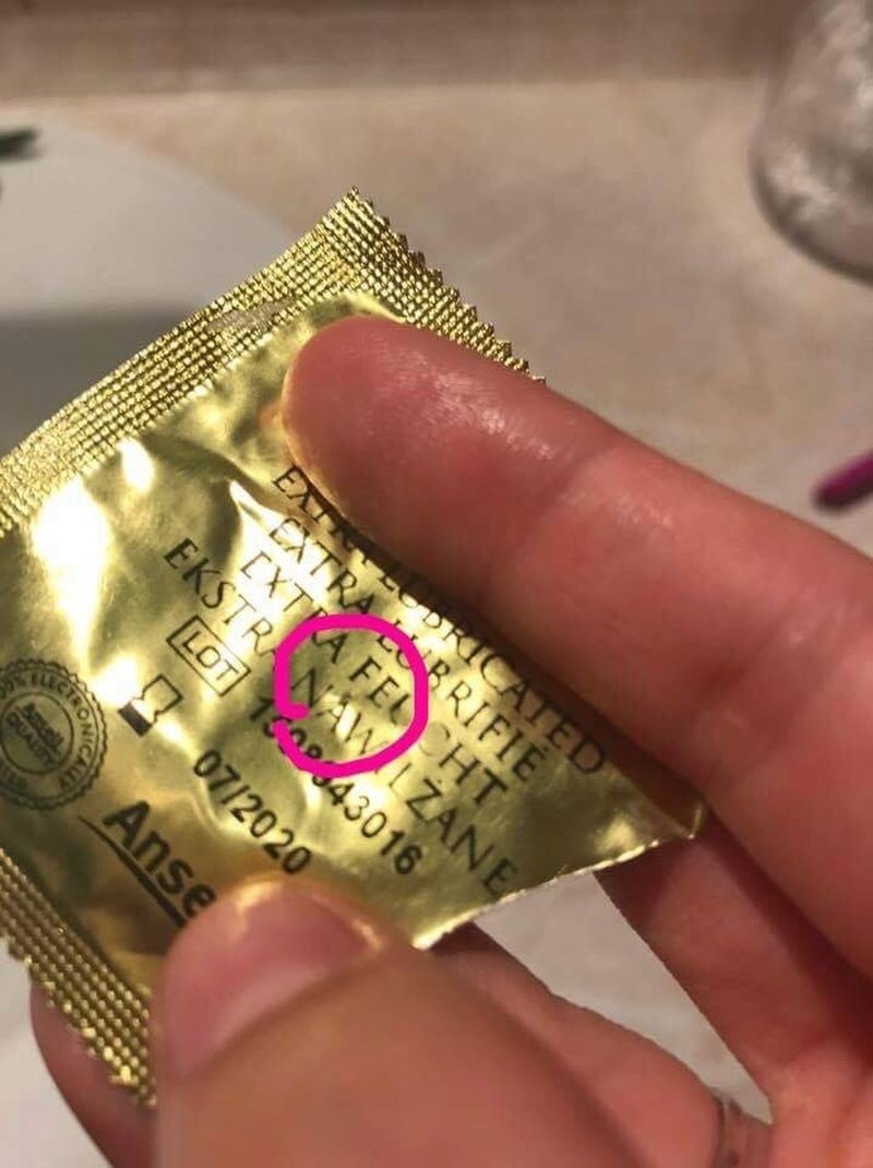 Uwaga na dziurawe prezerwatywy! To nie jest żart 