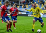 PKO BP Ekstraklasa. Arka Gdynia musi wygrywać, aby utrzymać się w lidze. Jakie są szanse żółto-niebieskich na uniknięcie degradacji?