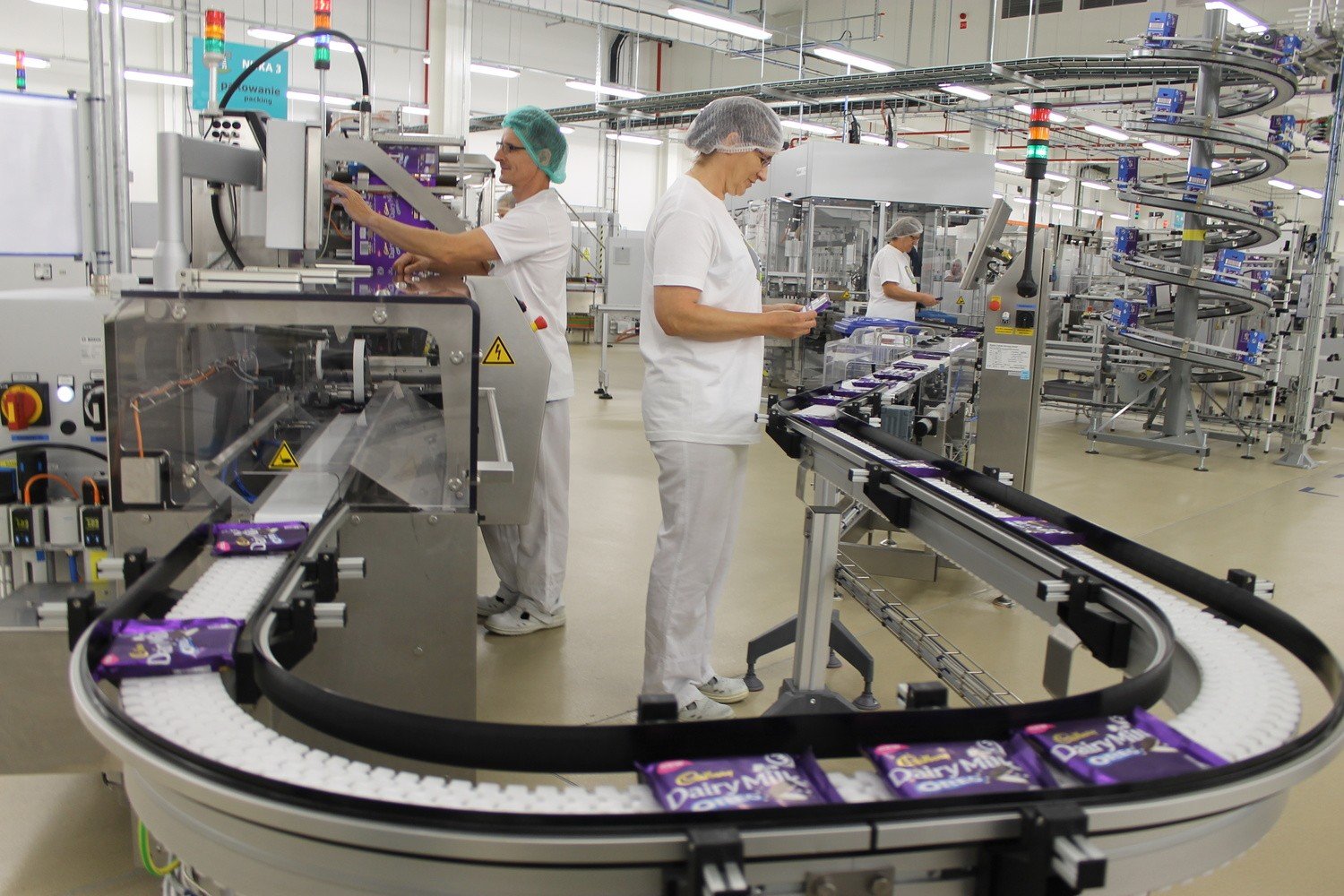 Mondelez uruchamia nową linię produkcyjną w fabryce słodyczy w Skarbimierzu  | Nowa Trybuna Opolska