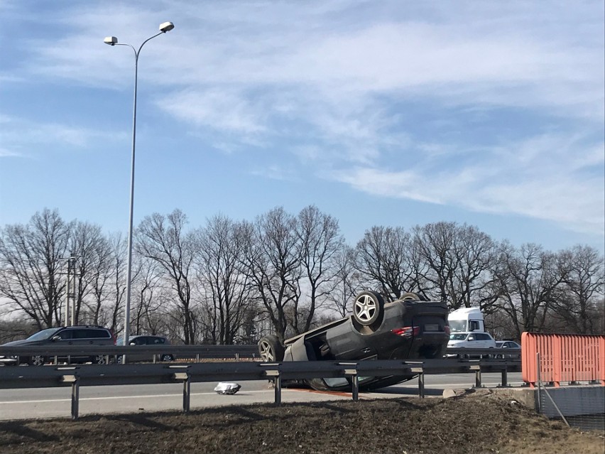 Wypadek na autostradzie A1 w Bełku