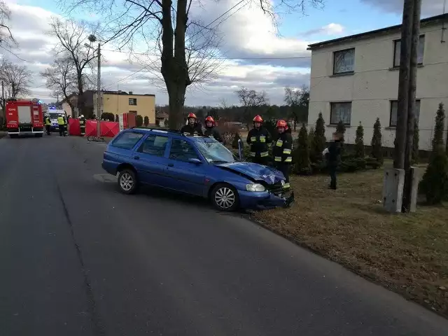 Wypadek na ulicy Fredry w Kędzierzynie-Koźlu (os. Cisowa). Ford potrącił rowerzystę.