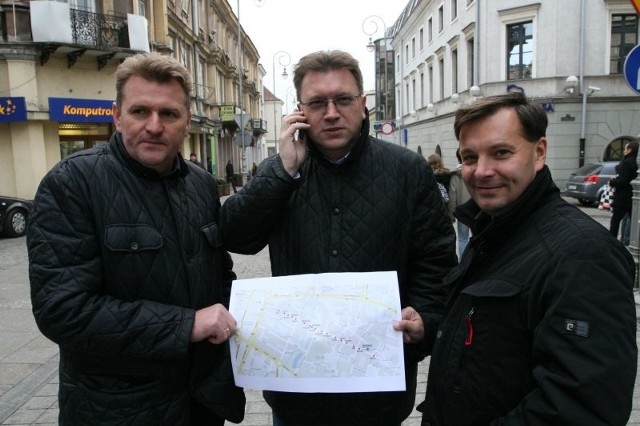 Pomysłodawcy akcji "Budzenie Sienkiewki", Robert Kołomański, Jarosław Baliński i Sebastian Michalski, zachęcają do odwiedzenia centrum Kielc w najbliższą niedzielę.