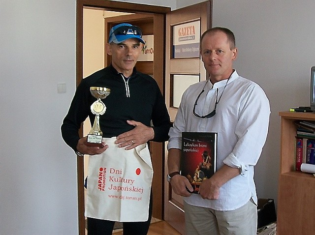 Jednym z fundatorów nagród jest Wojciech Kalinowski - trener judo i karate.