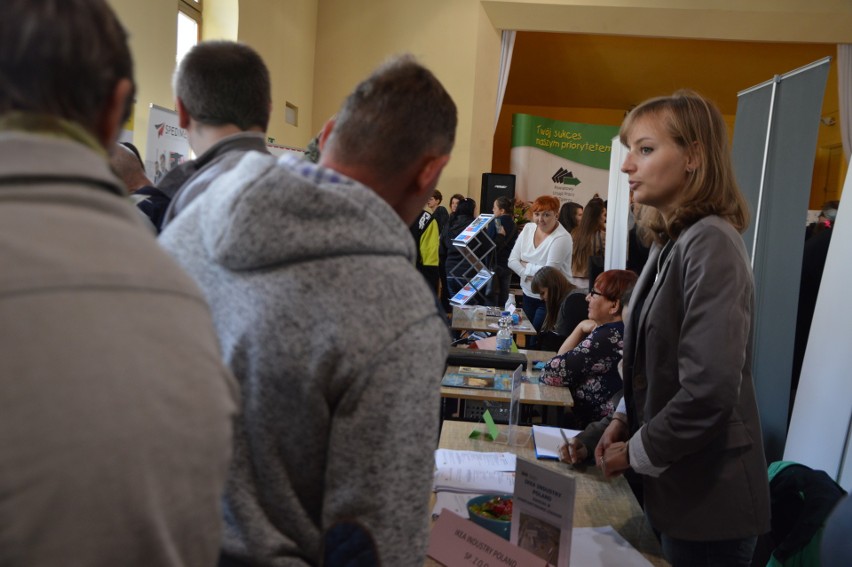 Praca na Targach Pracy. Zainteresowanie bardzo duże. Zobacz, jakie zawody są najchętniej rozchwytywane          