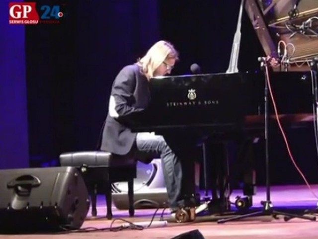 Podczas tegorocznego Komeda Jazz Festval w Słupsku gościł pianista Leszek Możdżer. Wystąpił z koncertem w słupskiej filharmonii.