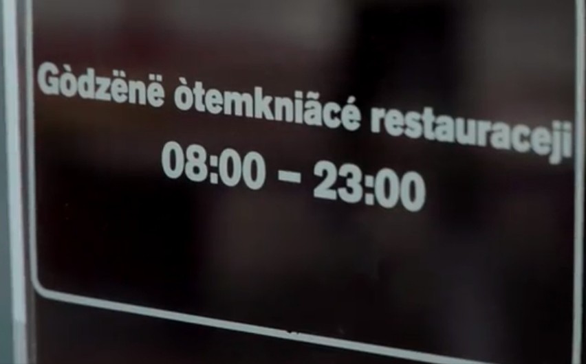 Tablice w McDonaldzie w Pucku są też po kaszubsku