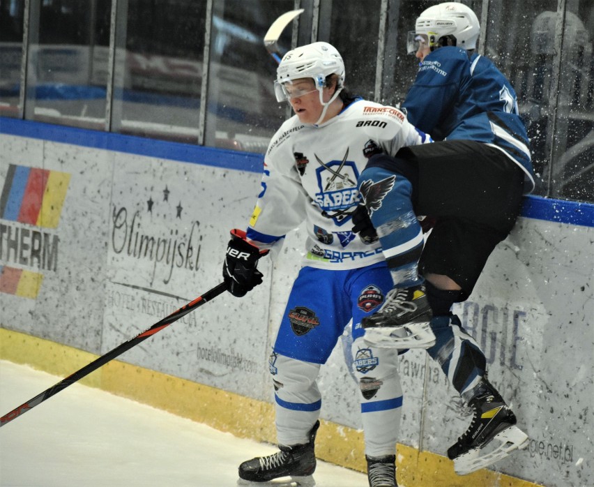 1 liga hokejowa: UKH Unia Oświęcim - SMS PZHL Katowice 1:6.