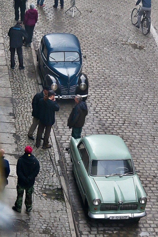 Steven Spielberg już Wrocławiu. Na Mierniczej strefa zamknięta. Kręcą film (ZDJĘCIA)