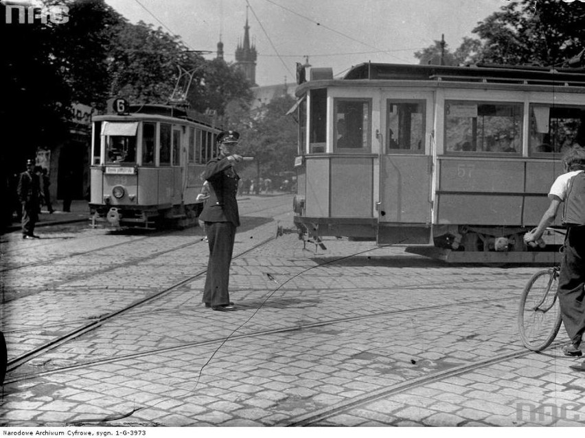 Tak dawniej podróżowało się po Krakowie [ZDJĘCIA ARCHIWALNE]